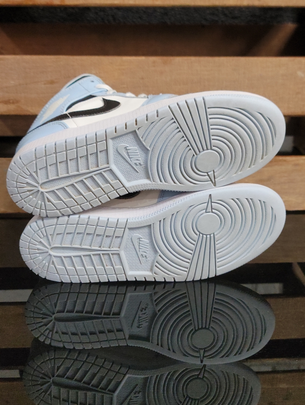 Nike Air Jordan 1 Mid "Ice Blue" Wmns 6.5 Ships Today - Picture 11 of 15